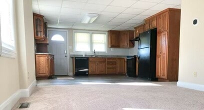 Building Photo - 13 Kemper Ave