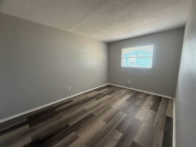 Foto del edificio - 3035 66th Ave N