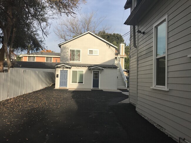 Building Photo - 466 Cypress Ave