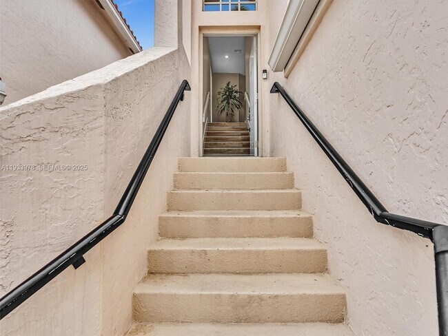 Foto del edificio - 8520 Vía Romana