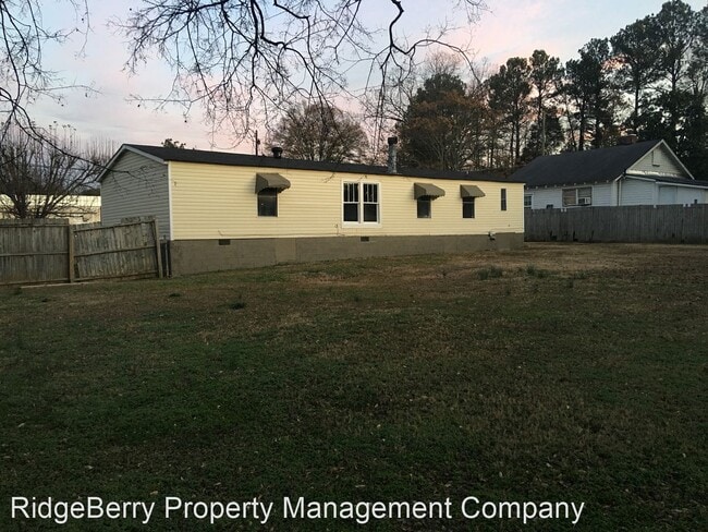 Building Photo - 3 br, 2 bath House - 12 Miller St