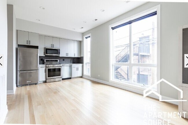 Photo - 1054 W Cornelia Ave Apartment