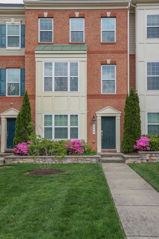 Foto del edificio - 7954 Blue Stream Dr