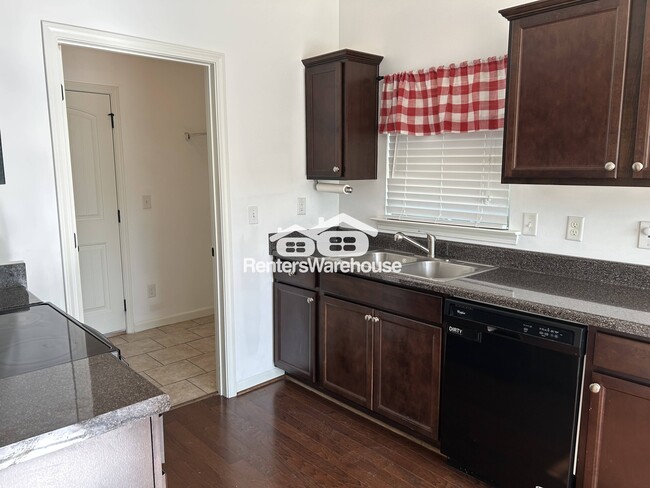 Building Photo - 5881 Cheshire Cove Trail