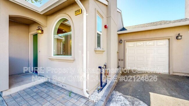 Foto del edificio - 1220 Carr Ave
