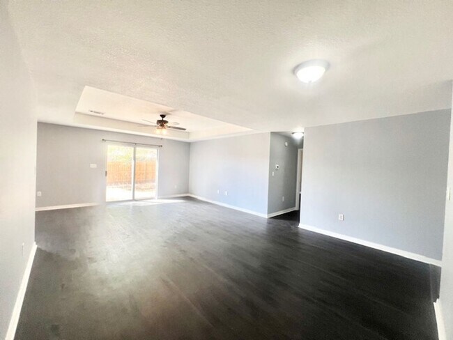 Building Photo - 3200 Skynight Dr