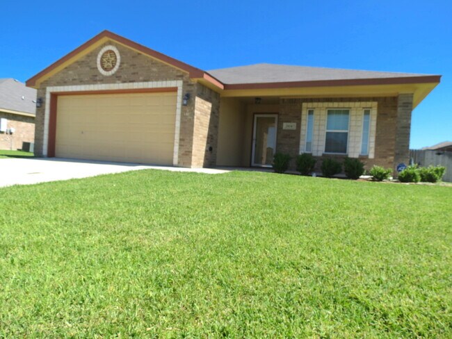 Foto del edificio - Gorgeous 3 bedroom 2 bath home in desired ...