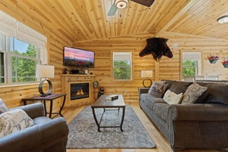 Building Photo - 1150 Pinyon Cir