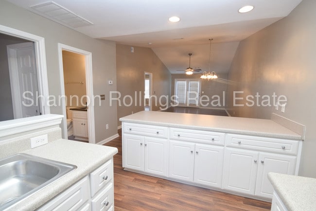 Building Photo - 146 Bentley Dr