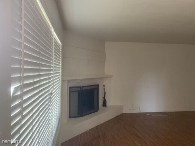 Foto del edificio - 3 br, 2 bath House - 1620 Rock Springs Rd