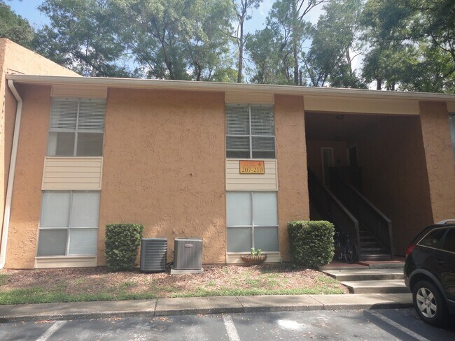 Foto del edificio - 1810 NW 23rd Blvd