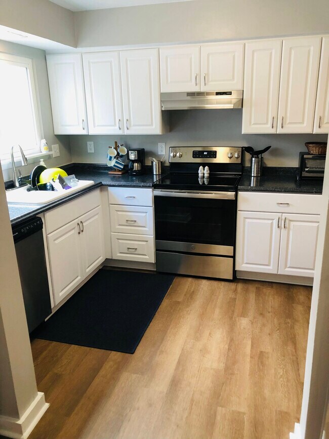 kitchen - 7114 Longstreet Dr