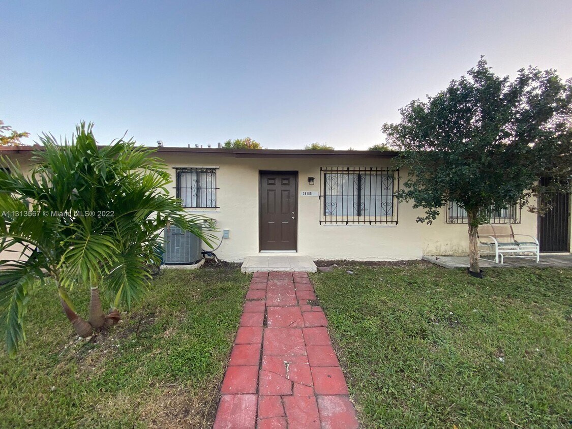 28185 SW 143rd Ct, Homestead, FL 33033 Townhome Rentals in Homestead