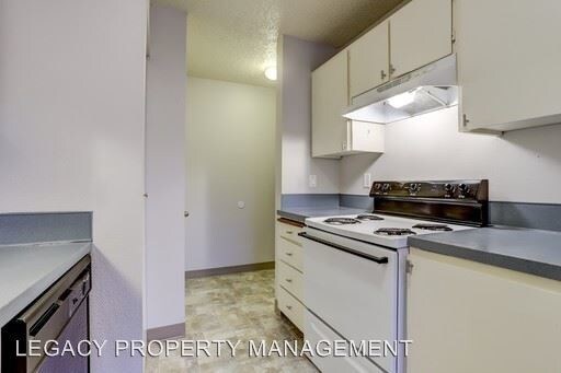 Foto del edificio - 17025 SE Powell Blvd