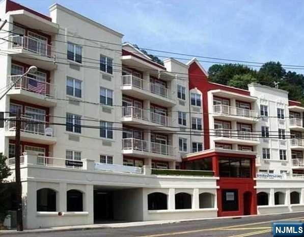 Primary Photo - 1100 River Rd