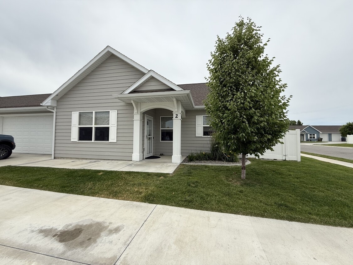 Primary Photo - 5322 Patagonia Ct