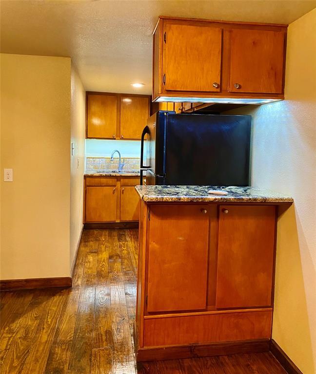 Building Photo - 625 Redbud Ln