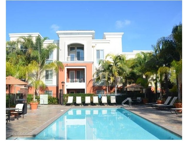 Foto del edificio - 102 N Lemon Ave