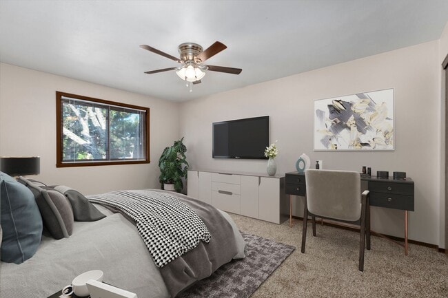 Building Photo - 3 Bedroom 2 Bath Townhome in Appleton