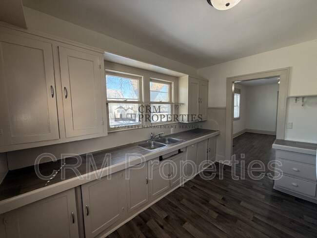 Foto del edificio - 811 N Webster St