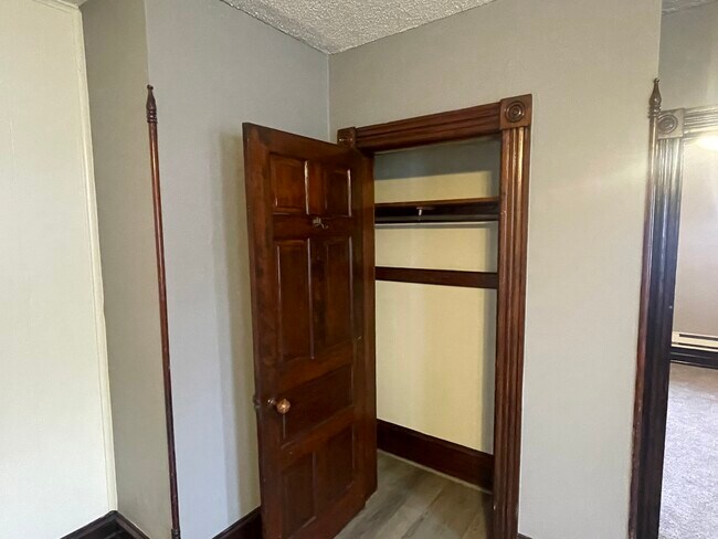 Foto del edificio - 263 Yost Ave