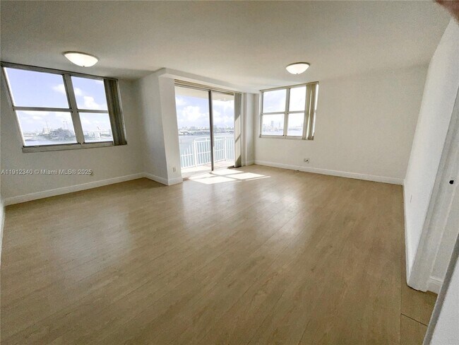 Foto del edificio - 770 Claughton Island Dr