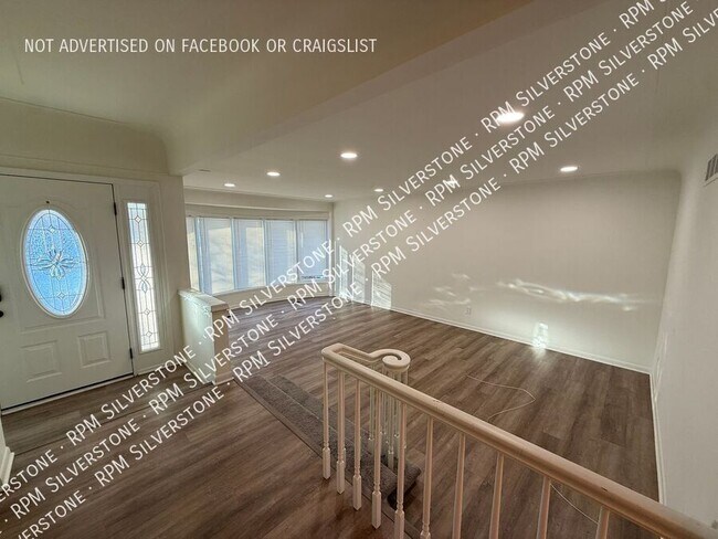 Foto del edificio - 5681 Skylite Ln