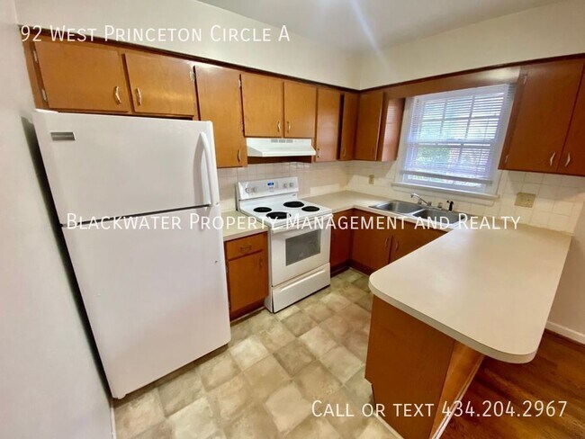 Building Photo - 3 Bedroom Apartment off Rivermont Avenue