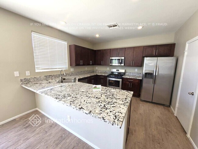 Foto del edificio - 8541 Honey Vine Ave