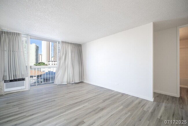 Foto del edificio - $2,545 / 2br - 717ft2 - Plumeria Hale 2br,...
