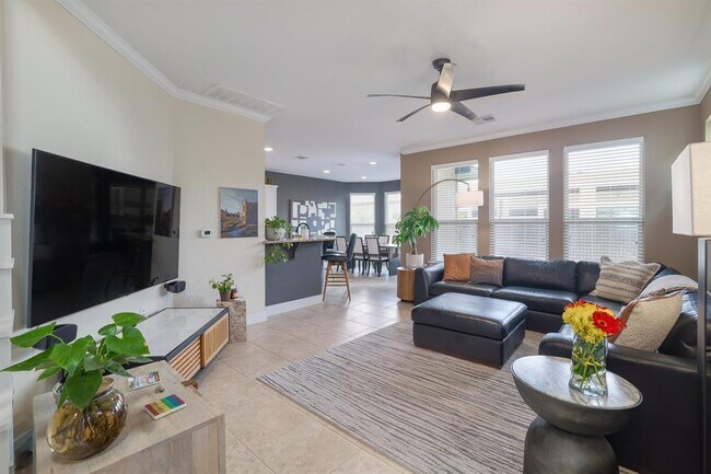 Foto del edificio - 5317 Gooding Dr