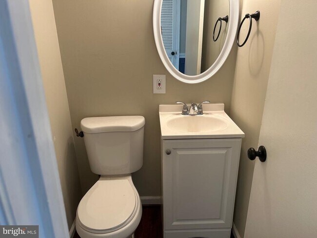 Foto del edificio - 13133 Putnam Cir