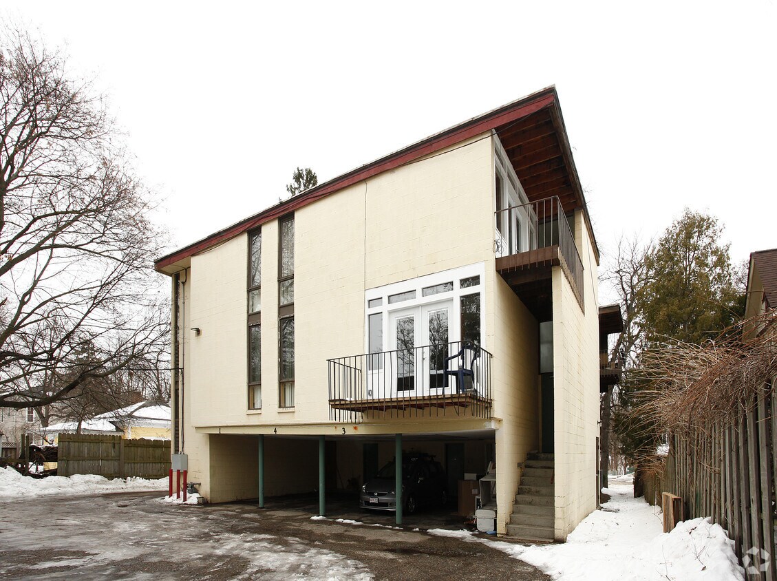 Foto del edificio - 1015 W. Huron