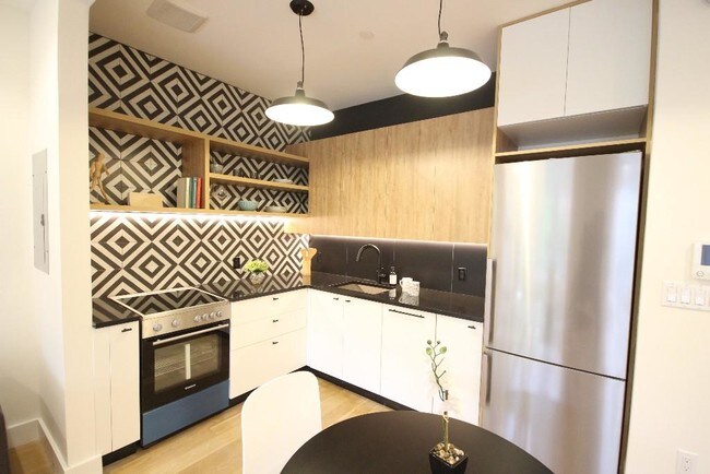 Foto del edificio - 961 Willoughby Ave