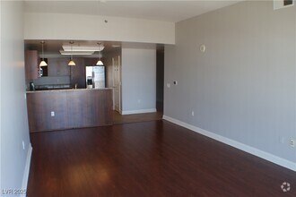 Building Photo - 150 S Las Vegas Blvd
