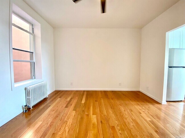 Building Photo - 30-17 45th St