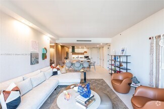 Building Photo - 251 Crandon Blvd