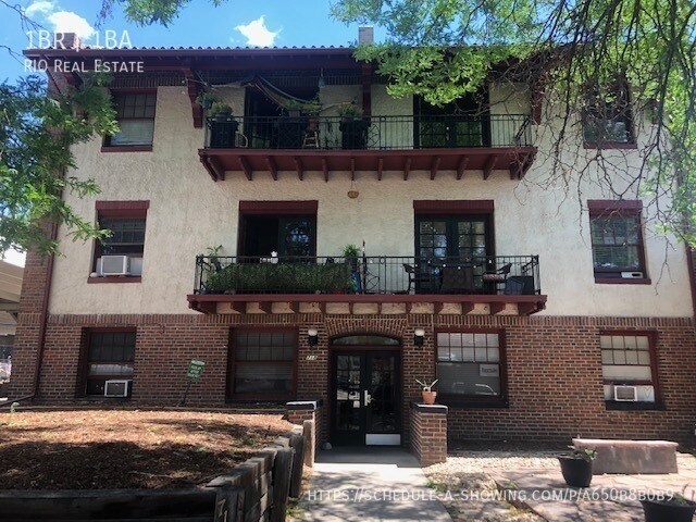 Primary Photo - Stunning Updated Top Floor Unit in Vintage...
