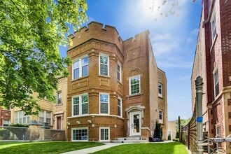 Building Photo - 5050 N Ridgeway Ave