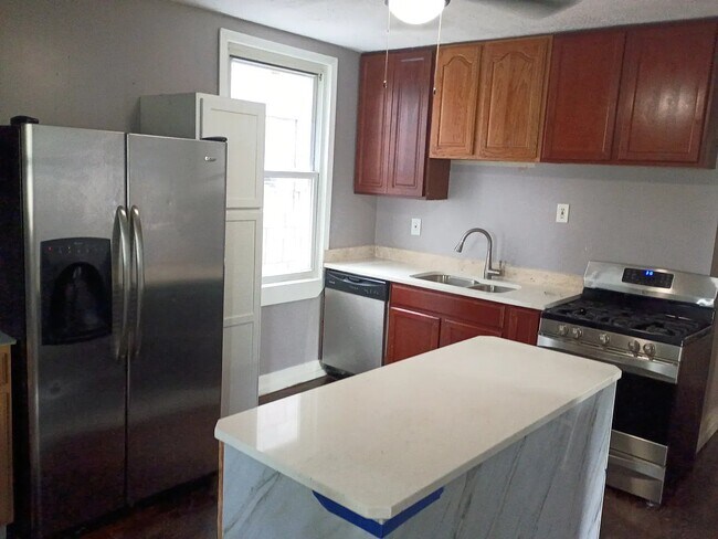 Foto del edificio - 1268 W 71st St