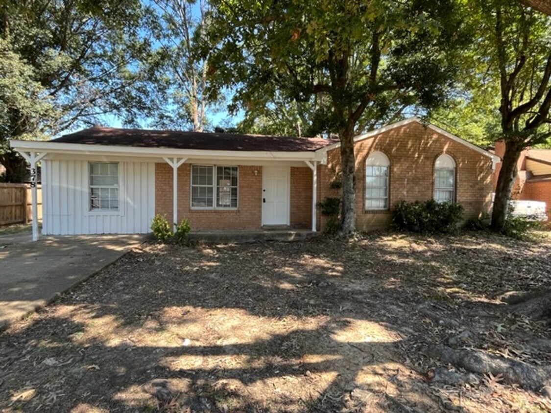 Primary Photo - Renovated 4 Bedroom Bath home for Rent!