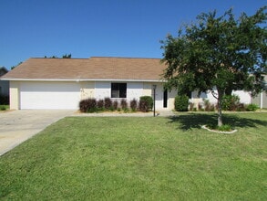 Building Photo - 18 Cloverdale Ct S