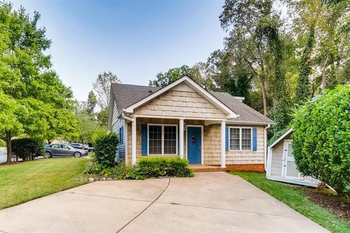 Foto principal - 2214 Olde Chantilly Ct, Charlotte, NC, 28205