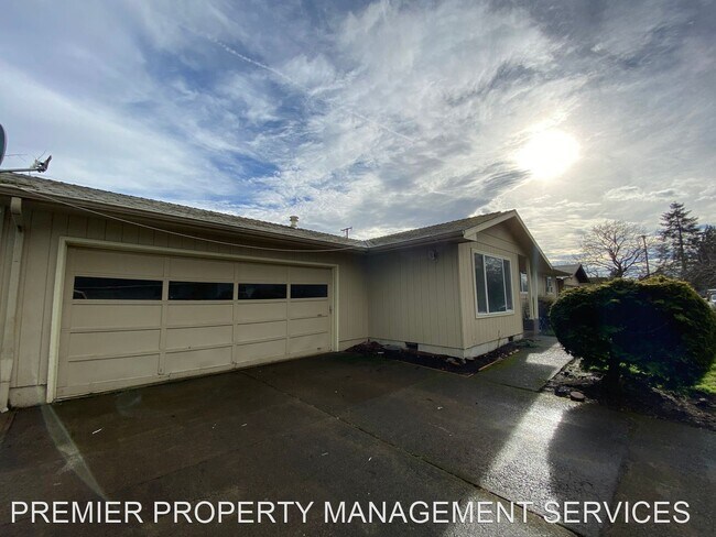 Building Photo - 3 br, 1.5 bath House - 845 Waite Street