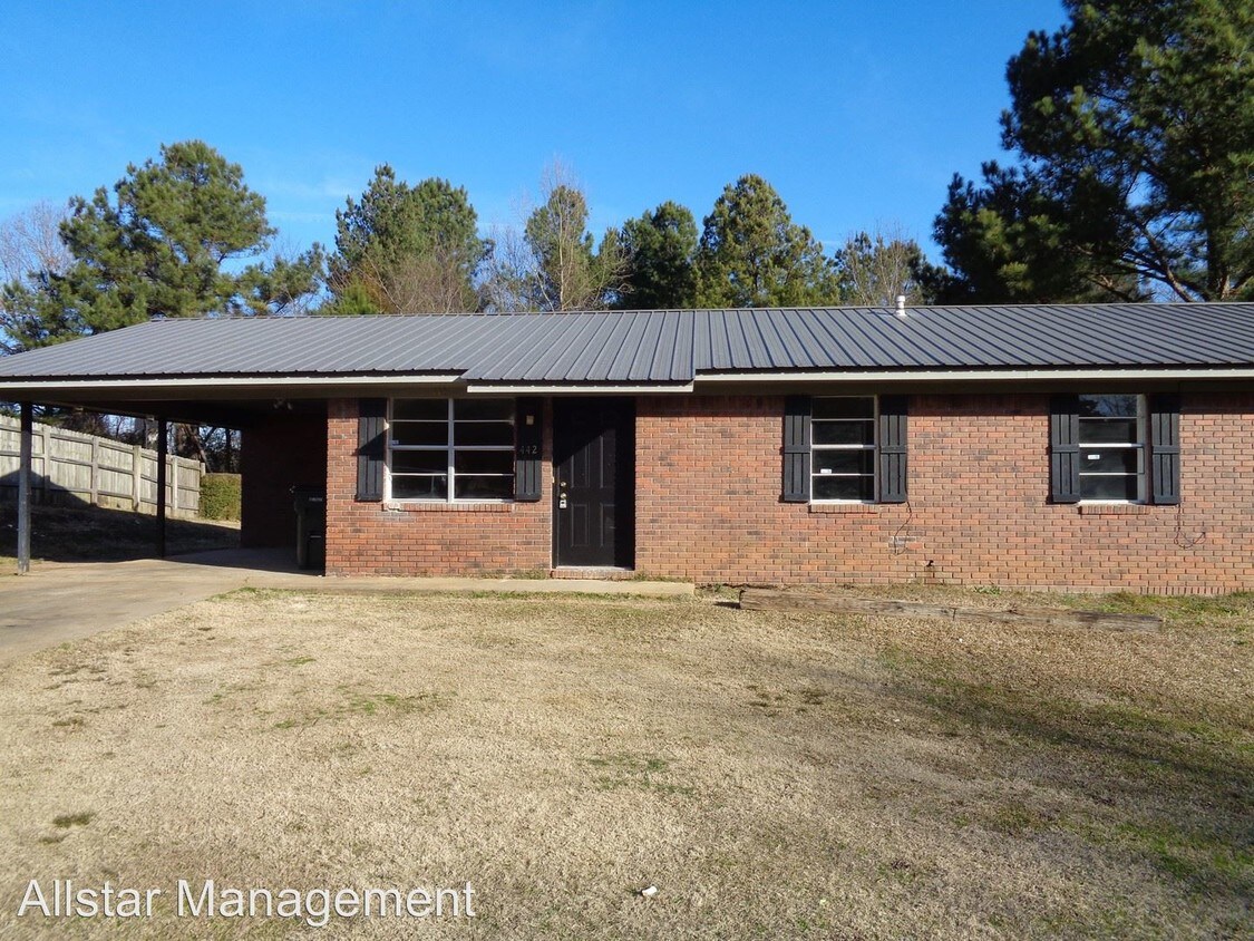 Primary Photo - 4 br, 2 bath House - 442 Hudsonville Rd
