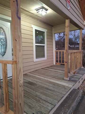 Foto del edificio - 240 W Marshall Ave