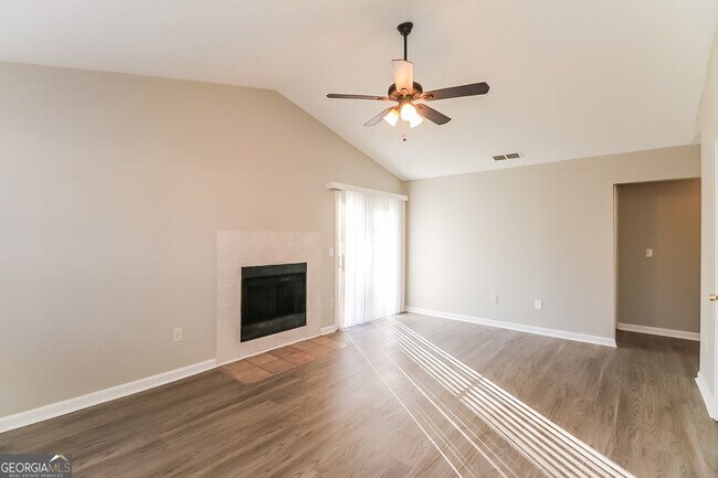 Building Photo - 6110 Creekford Dr