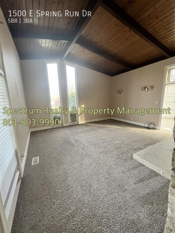 Building Photo - 1500 E Spring Run Dr