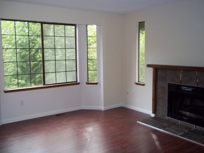 Foto del edificio - Bellevue Home with Some Nice Upgrades and ...