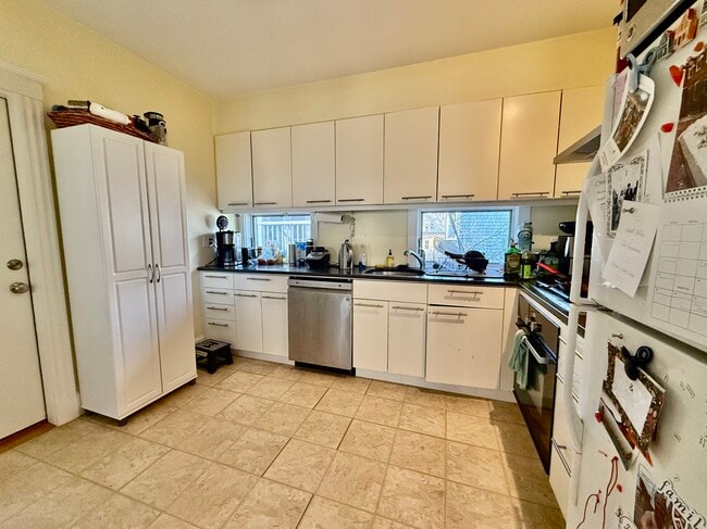 Building Photo - 27 Fainwood Cir